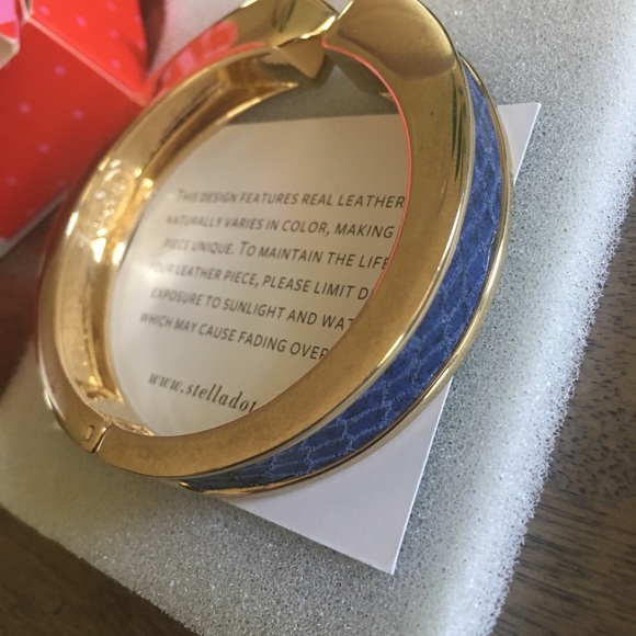 🇨🇦2/$15 Stella & Dot EMERSON BANGLE, leather - Picture 5 of 9